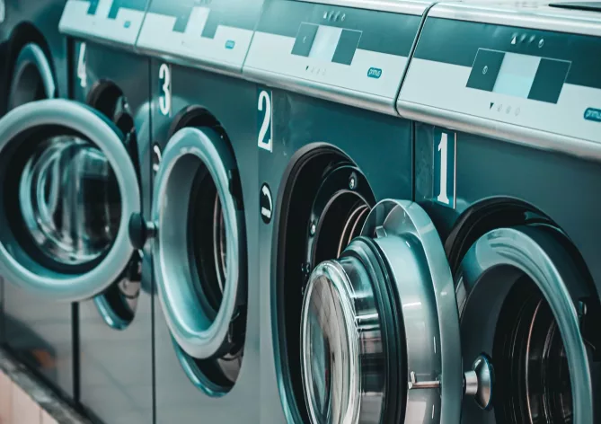 a-row-of-coin-laundry-machines-Post-Featured-Image